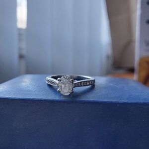 .75ct Oval Center Stone Engagement Ring (1ct tw)